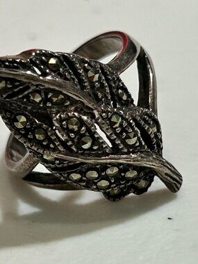 Sterling Silver Marcasite Leaf Statement Ring - Silver